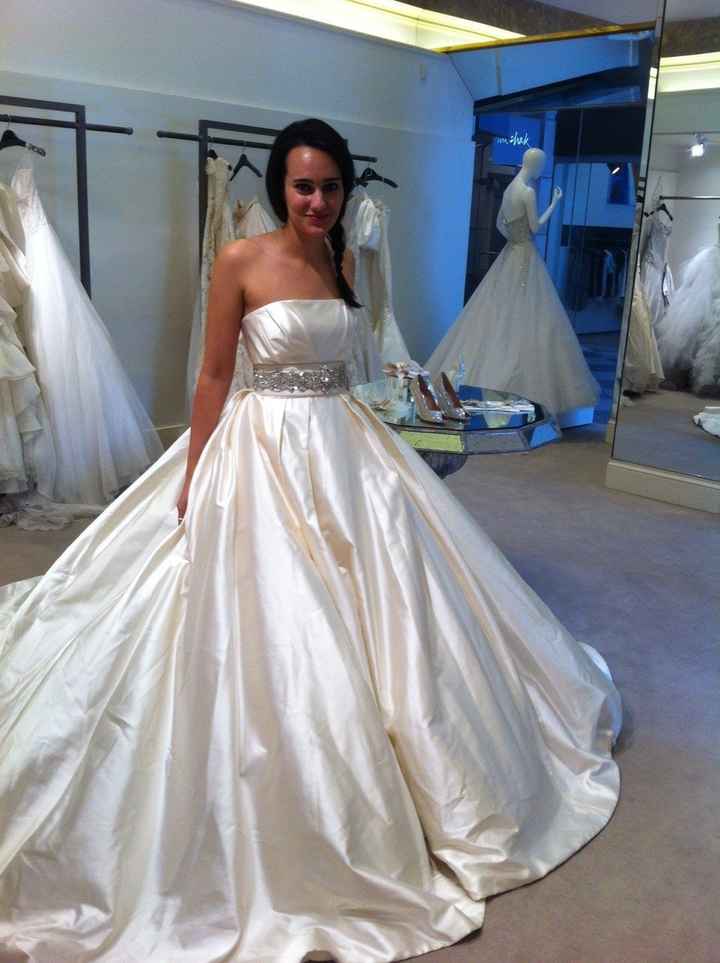 MY DRESS! *PIC* :)