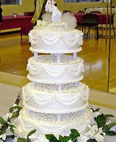 Here it is ladies... BACK & MARRIED! *Non pro pics!*