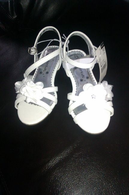 my fraternal twin nieces' are flower girls (5 yrs old) these are the dresses