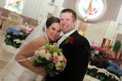 Wedding Pictures are IN!!!!