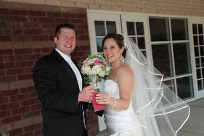 Wedding Pictures are IN!!!!