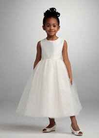 What is your flower girl wearing?