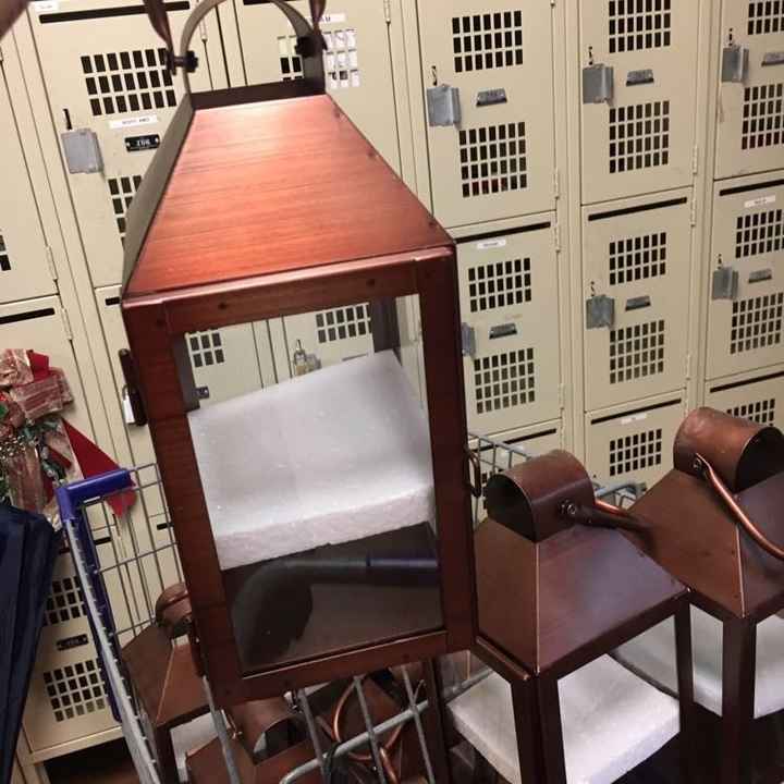 Anyone else using lantern centerpieces? Show me pics!!