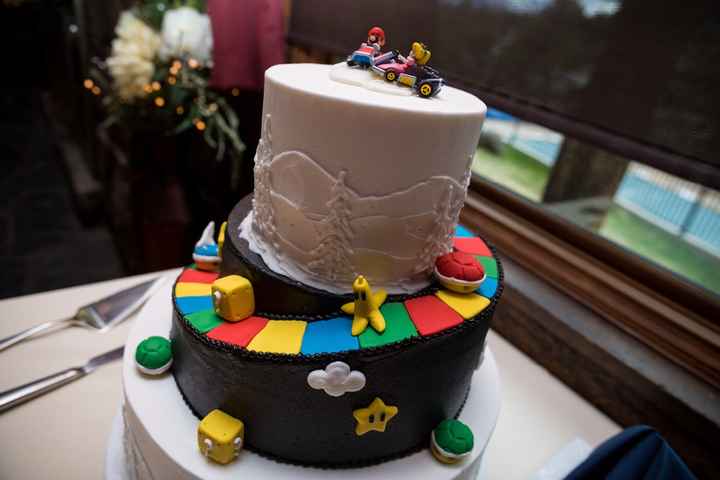 Another angle of the cake.