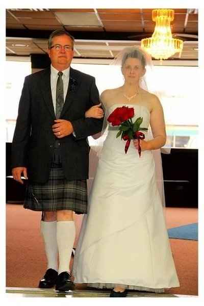 Married!! Pic heavy- got a sneak peek from of pro photos