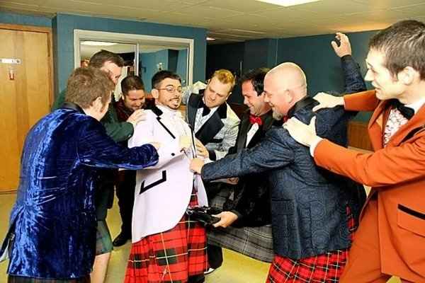 Married!! Pic heavy- got a sneak peek from of pro photos