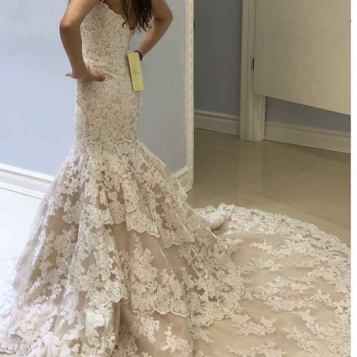 Ok ladies... Drop a pic of your BEAUTIFUL DRESSES