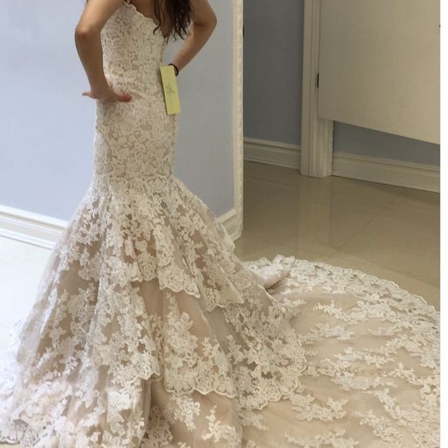 Ok ladies... Drop a pic of your BEAUTIFUL DRESSES