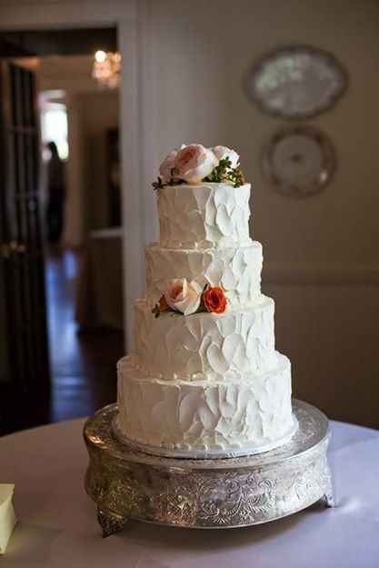 What did/will your wedding cake look like?