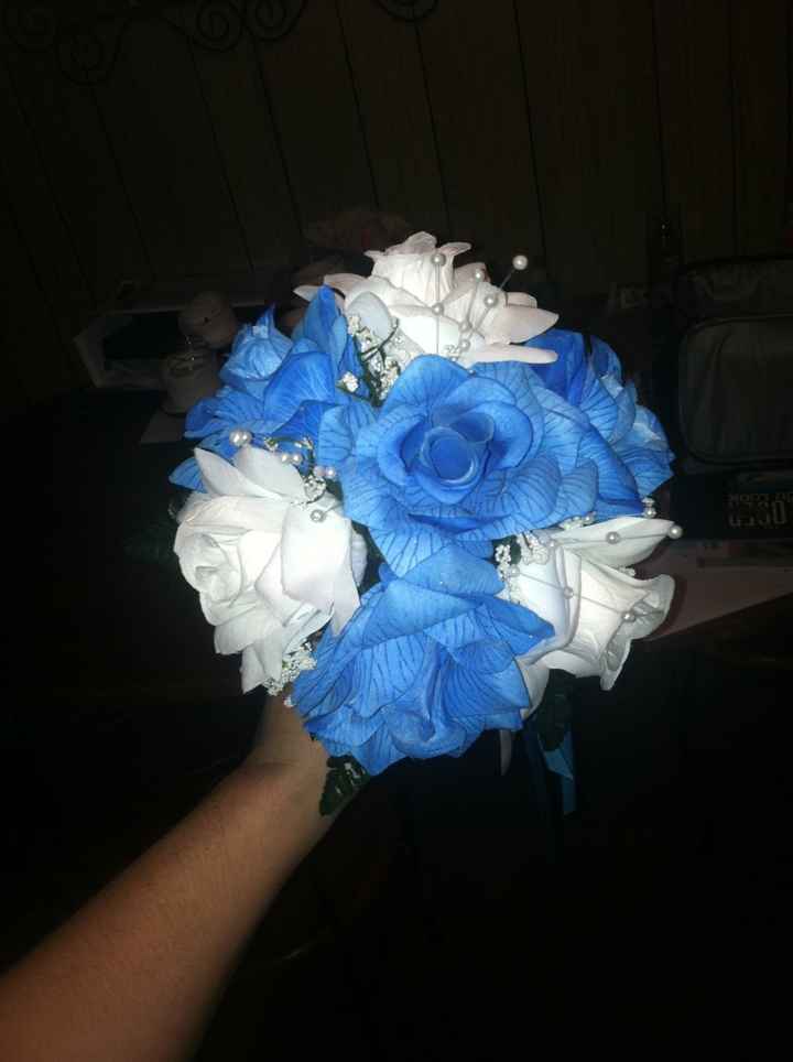 2 Qs- on bouquet. I think mine is WAY to small & what are you doing for the toss! *pic*