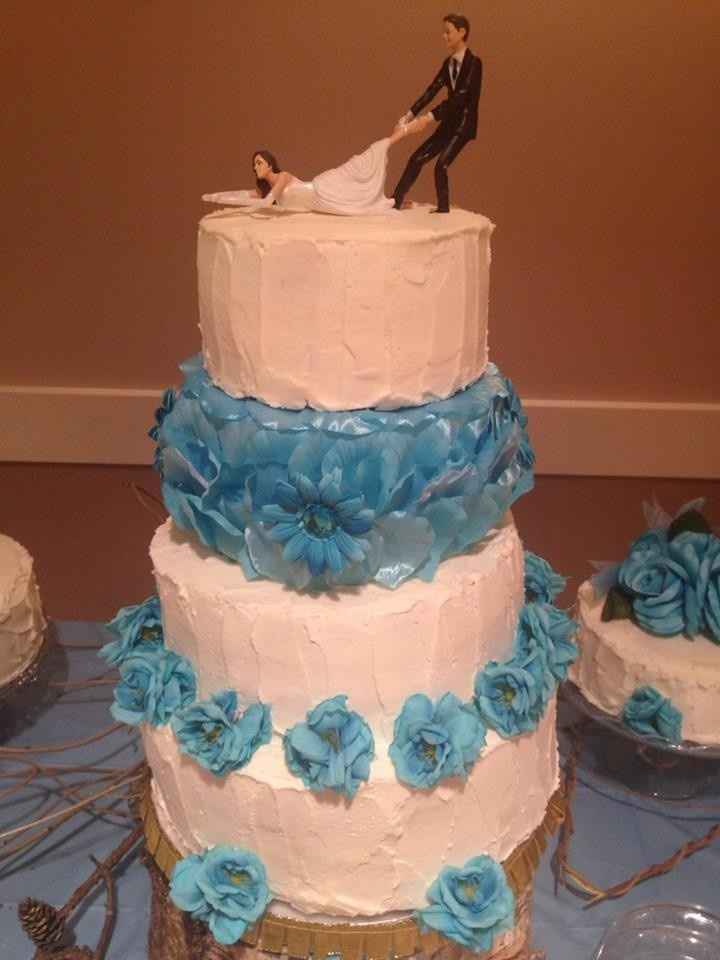 BACK & MARRIED! Heres My rustic cake!