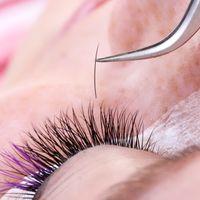 Fake Lashes Vs. Eyelash extensions....