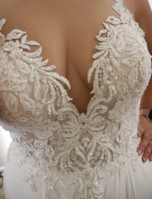 What's your favorite part of your wedding dress? 😍 3