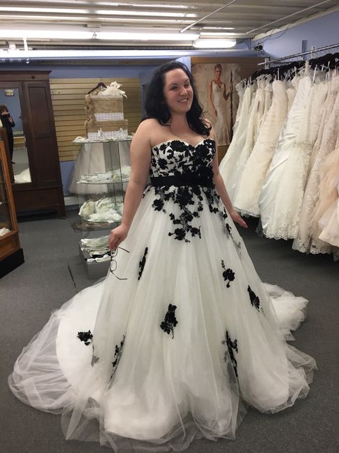 Black and White Wedding Dress Help!