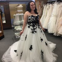 Black and White Wedding Dress Help!