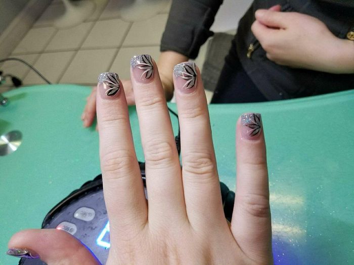 Please help me with nails!