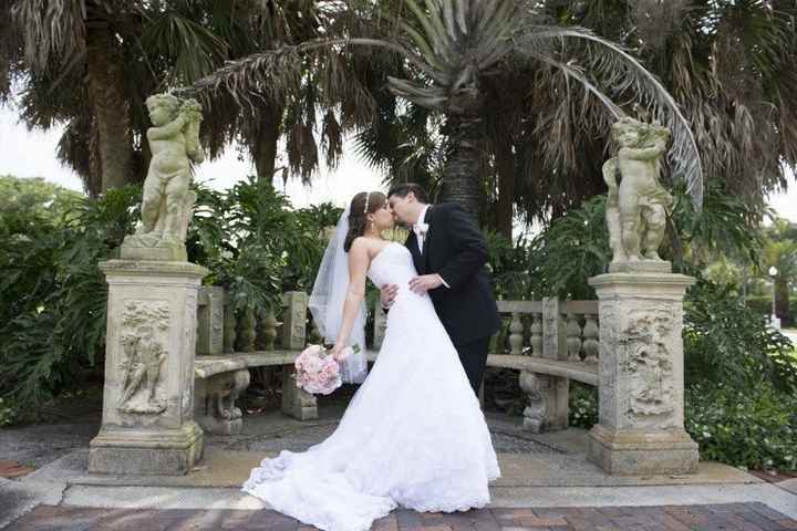 *MARRIED!* Wedding Pics :) (updated)