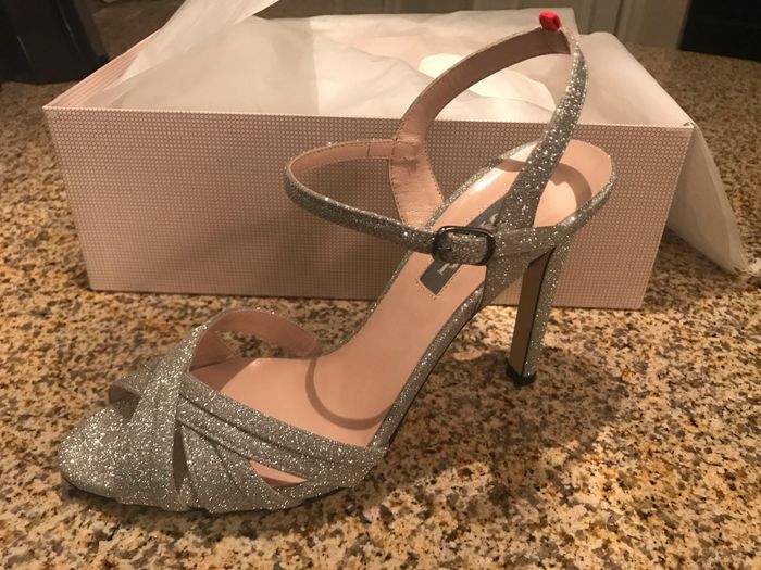 Let me see your shoes! - 1