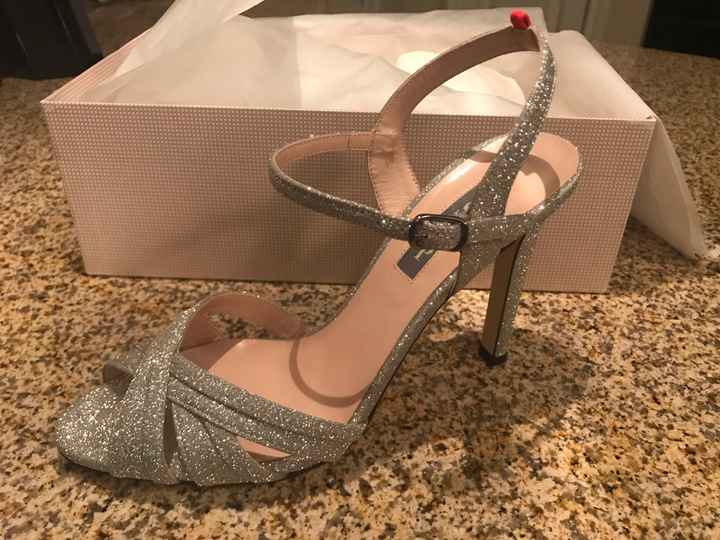 Let me see your shoes! - 1