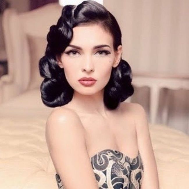 Let me see your wedding hair!