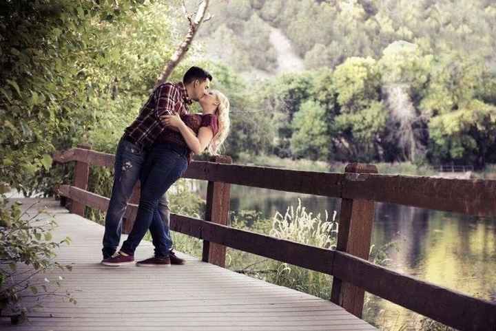 Engagement photo attire