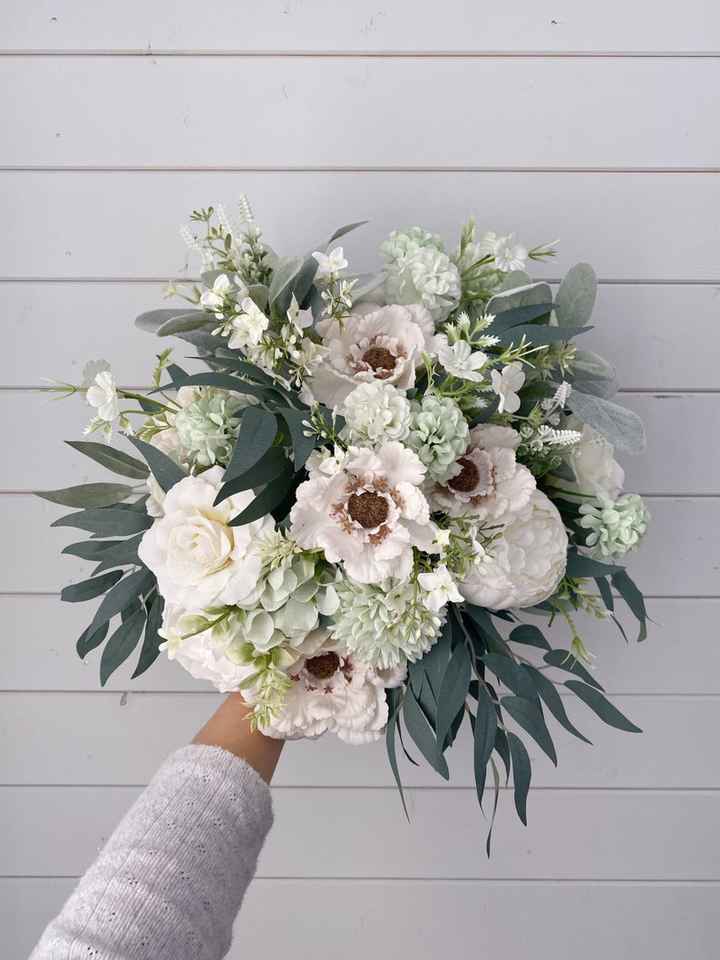 Finding blue/green flowers for bridesmaids - 1