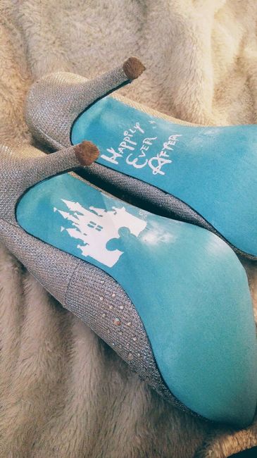 Painting on the bottom of wedding shoes Diy! 1