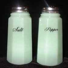 The salt and pepper shakers are messing with my head!!!!