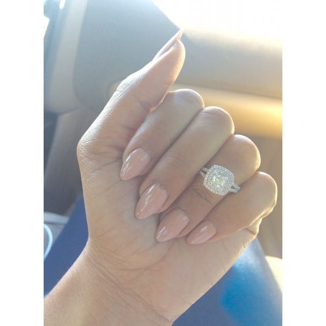 Let's see those beautiful rings lady's!