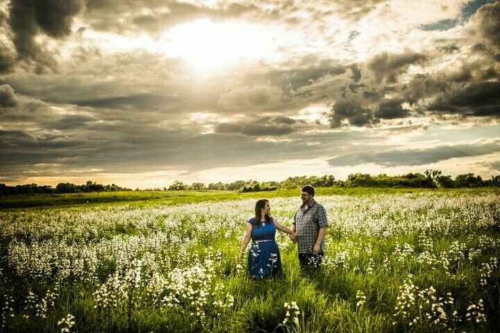 ENGAGMENT PICTURES ARE IN!!!!
