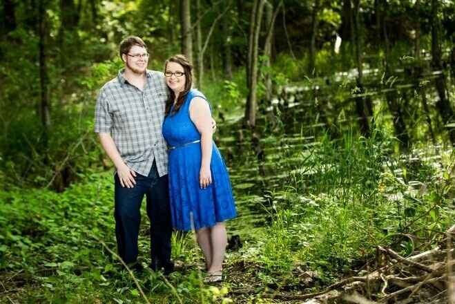 ENGAGMENT PICTURES ARE IN!!!!