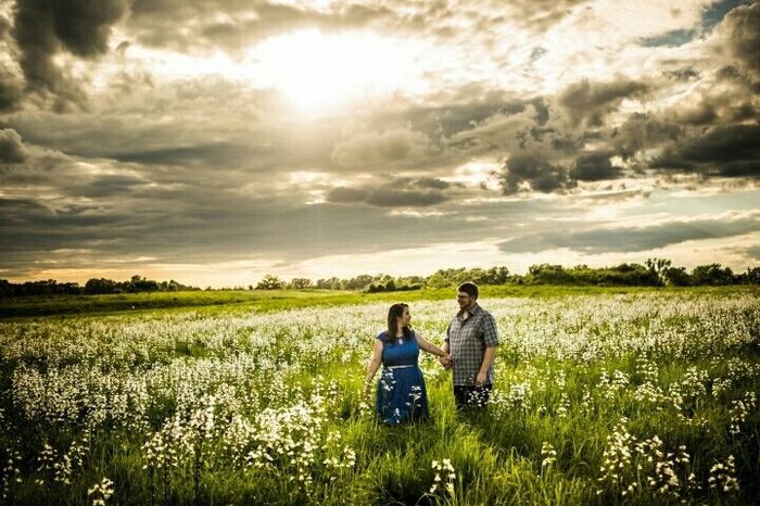 ENGAGMENT PICTURES ARE IN!!!!