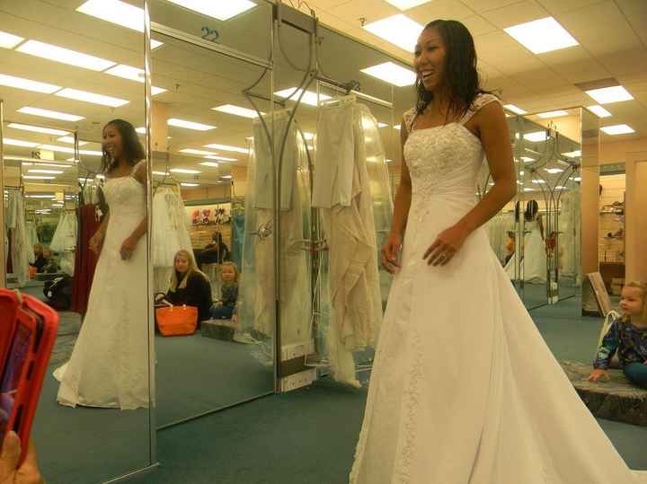 Weird OBSESSION: I love seeing brides in their ACTUAL dresses :)