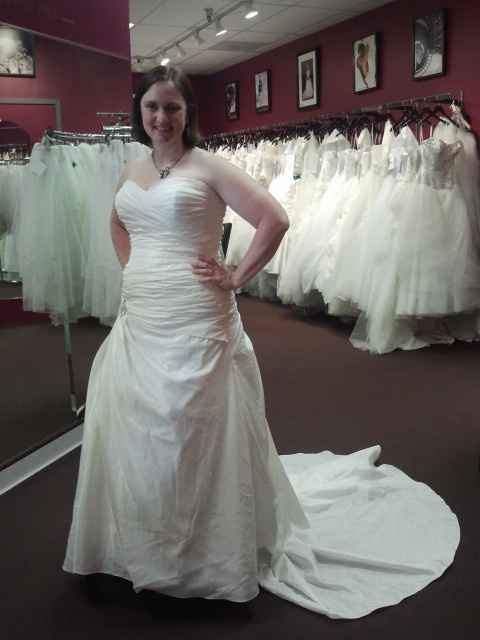 I got my dress...and need some love