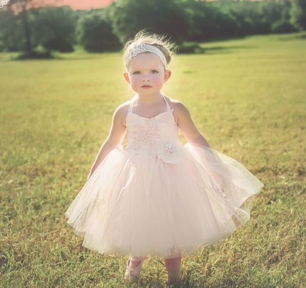The flower girl struggle