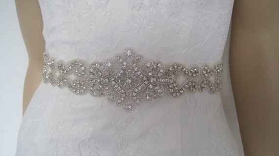 Mori Lee 5108 what sash/bling/applique are you wearing also what type of veil?