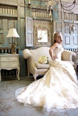 Love Dresses!! Any Alfred Angelo Brides? Everyone else feel free to share urs & who Designed it!!
