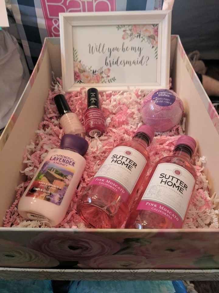 How to ask your bridal party