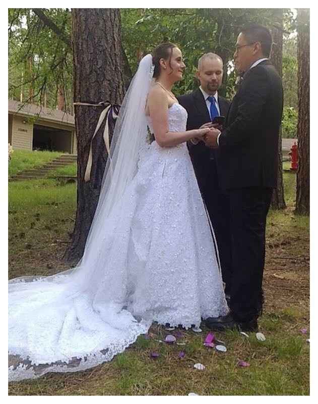 Show off those dresses!