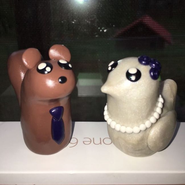 Cake topper