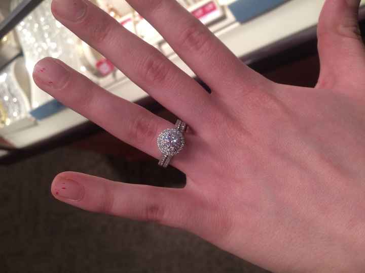 Halo e-ring wedding bands