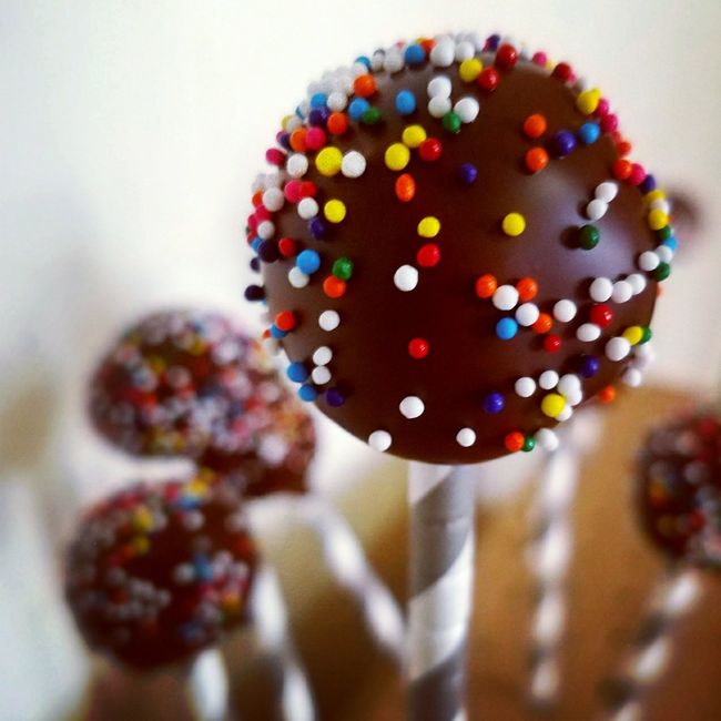 Who made cake pops? Tutorial needed! - 1