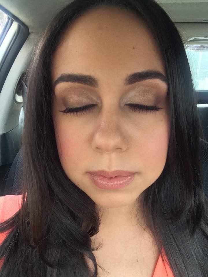 Anyone have pics of their overall wedding make up look, wearing false eyelashes?