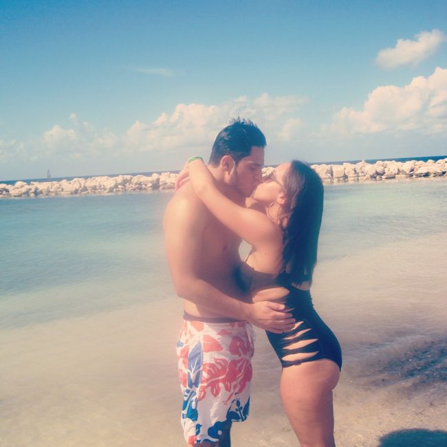 NWR: Favorite Vaca Photos w/ your S/O!