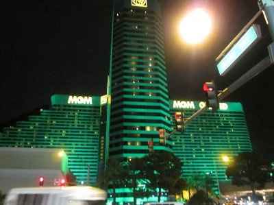 Back from our (very much delayed) honeymoon!  Pic heavy!