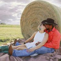 Show me your engagement photo pics!