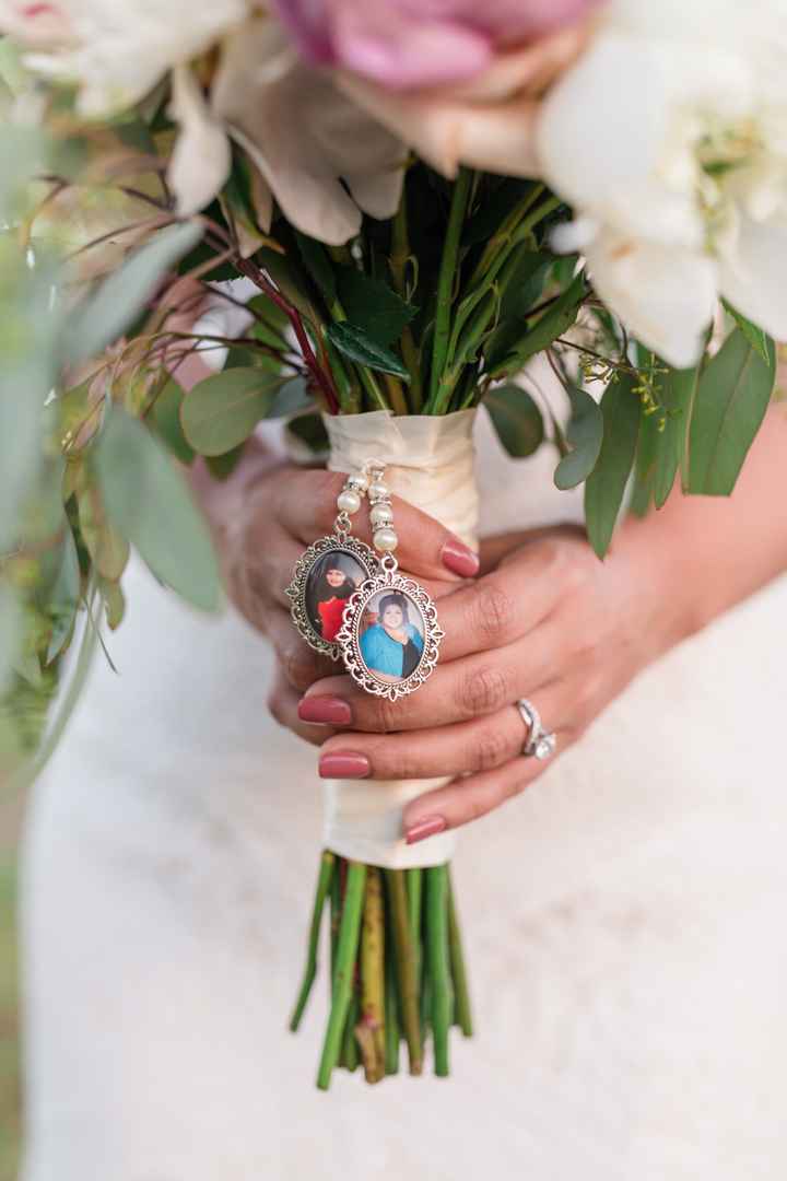 Honoring Deceased Sister on Wedding Website/program - 1