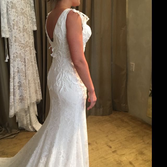 Need honest opinion regarding top cut of wedding dress 3