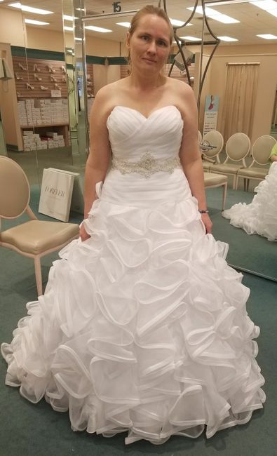 Please show your wedding dress, ladies - 1