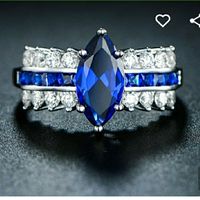 Did anyone pick their own engagement ring?? - 1